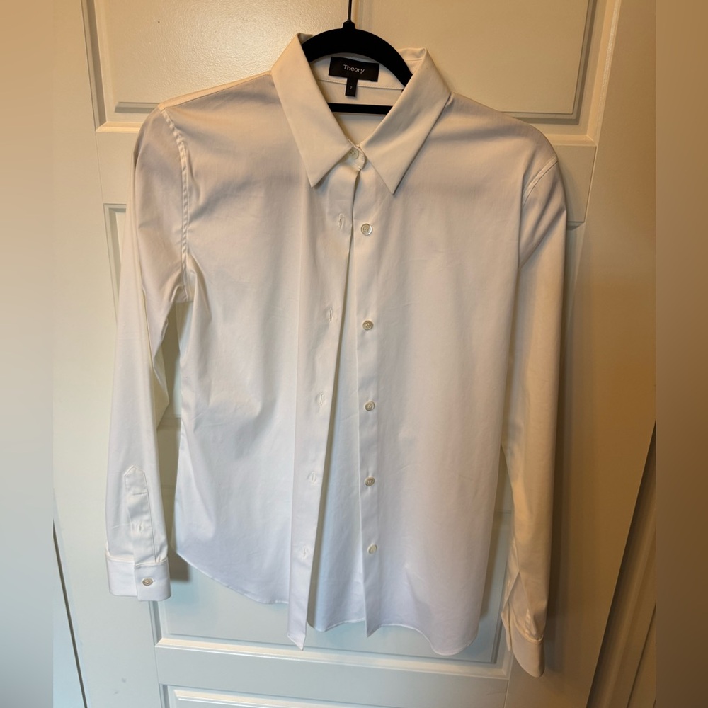 Theory Women's Classic White Button Down Shirt